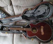 Epiphone EJ200 Coupe and fitted Epiphone case