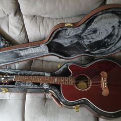 Epiphone EJ200 Coupe and fitted Epiphone case