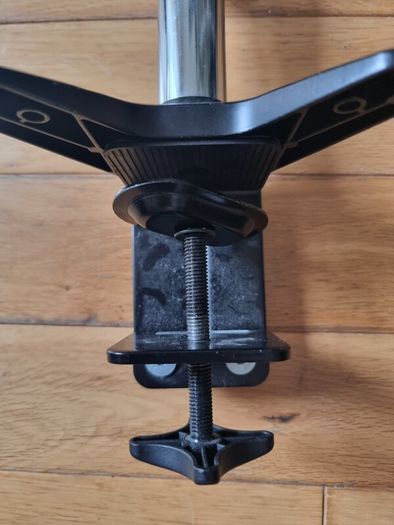 Triple monitor arm