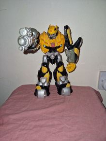 Talking Bumblebee Transformers Action Figure 2009 Hasbro Transformer 10 Inch