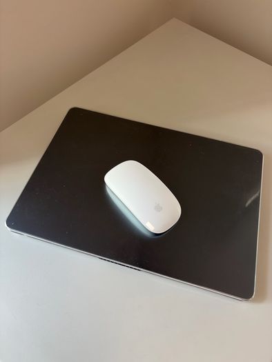 MacBook Air M3 8g