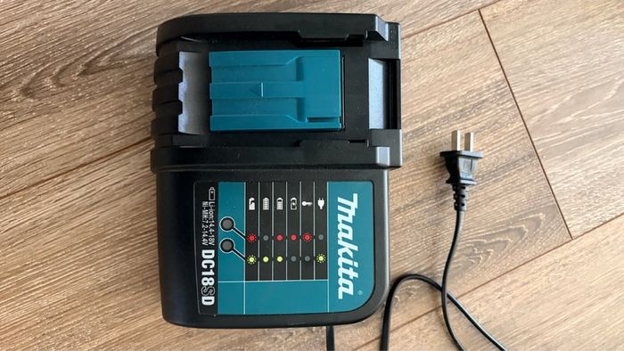 Makita DTW300Z 18V Brushless Impact Wrench + Battery & Charger
