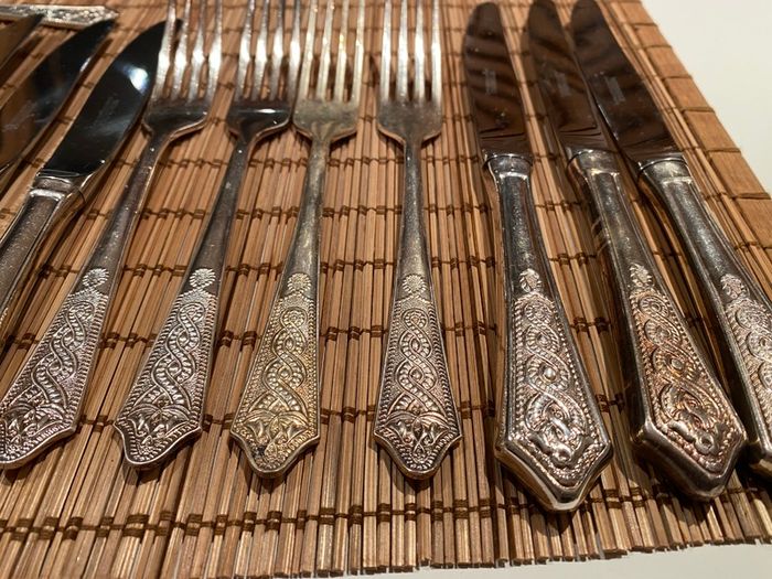 Vintage Newbridge Silverware 18-Piece EPNS Cutlery Set - Celtic Pattern