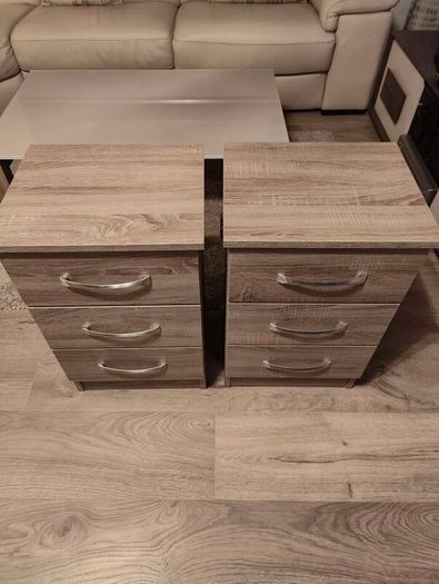 2 Bedside Lockers