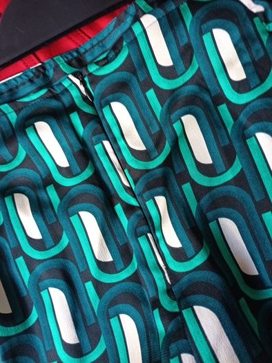 Dunnes Stores Skirt.   S.18.    .B.N.W.T