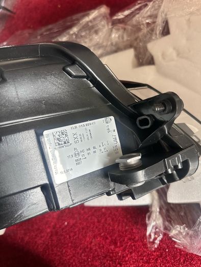 Brand New Genuine Volkswagen Golf Mk7 Headlight (Passenger Side)