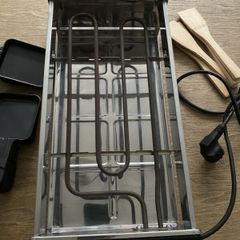 Electric raclette grill