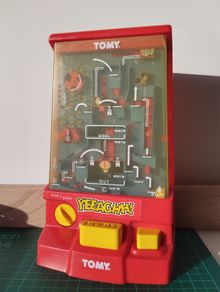 rare 1990 TOMY YEEAGHH pinball Puzzle Game