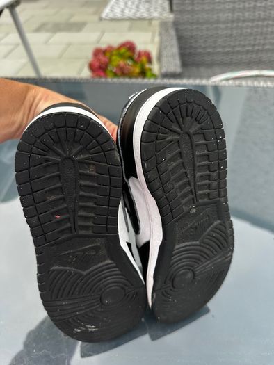Nike dunks size 2.5