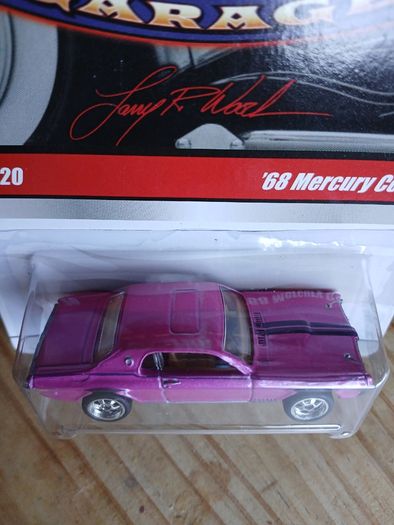 1/64 Hot Wheels Larry,s Garage, Premium Real Riders