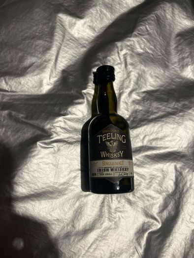 Jack Daniels Bombay sapphire Belvedere telling whiskey vodka gin empty mini bottle