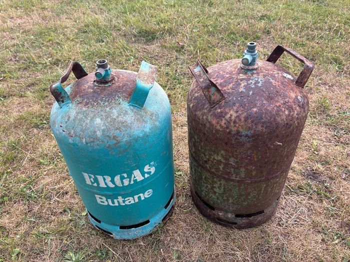 2 empty gas cylinders