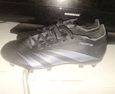 Addidas predator football boots size 6