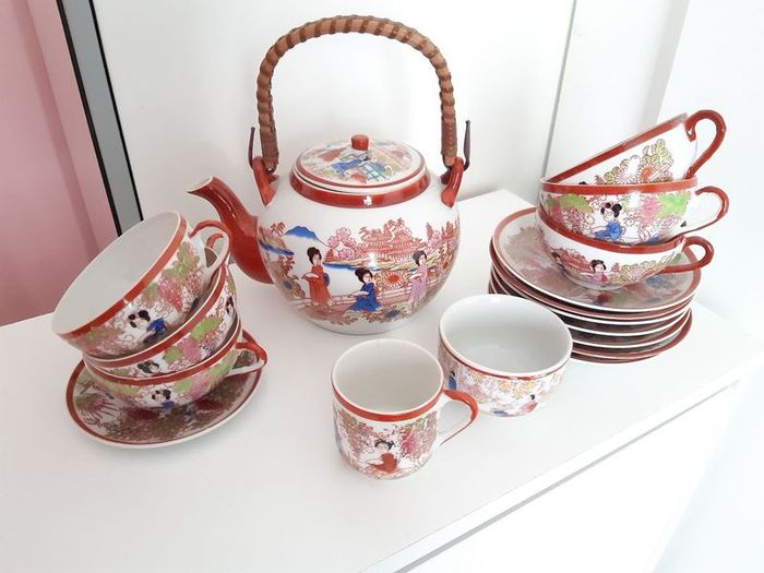 Beautiful Vintage Asian Tea Set