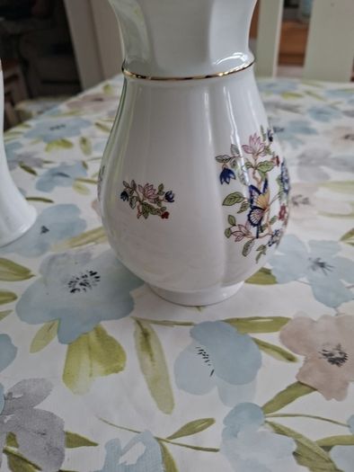 Vintage Royal Tara