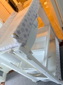 Changing Table with tub
