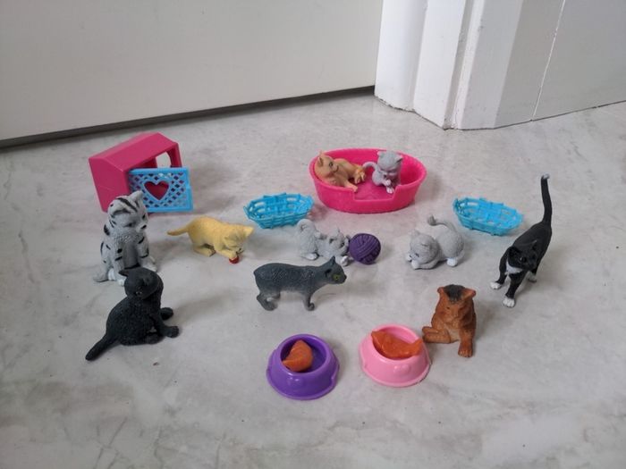 Toy cat set