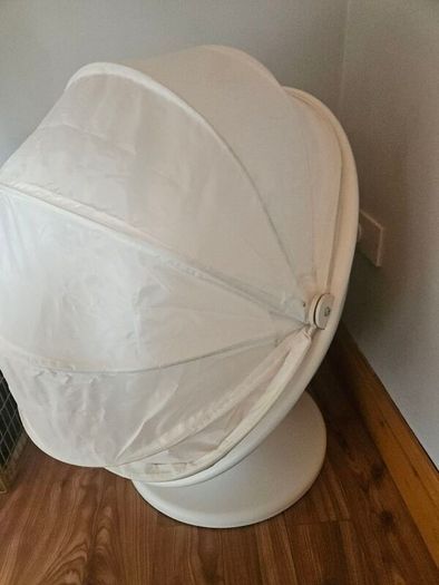 spinning egg chair