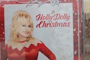 Dolly Parton CD - A Holly Dolly Christmas