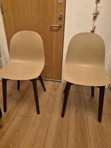 4 beautiful dining chairs