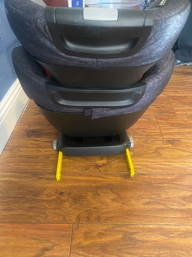 childs car seat