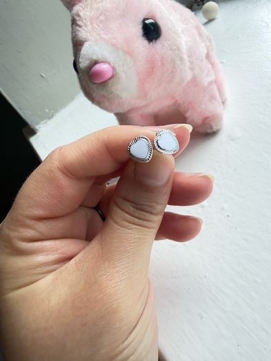 Small stud tops