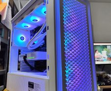 High Performance Custom Gaming PC Ryzen 7 7700/ 32GB DDR5/RTX 5060ti/2TB m.2 SSD