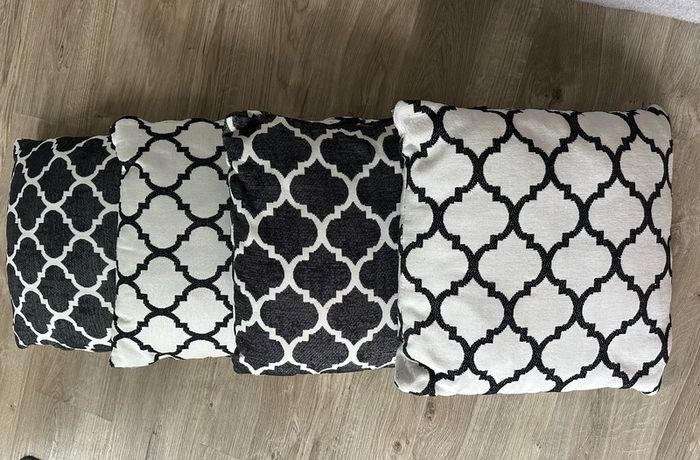 Moroccan Trellis Cushions (9)