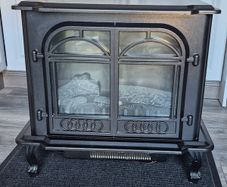 Electric Fire .. Free Standing.