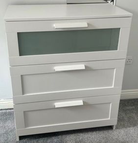 Chest of drawer