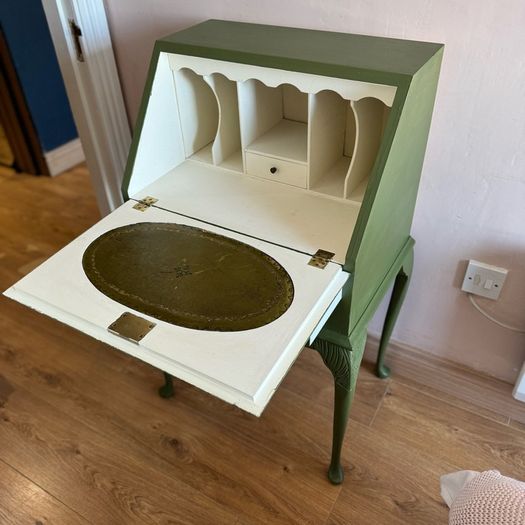 Vintage Bureau