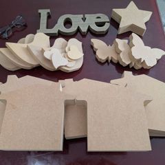 18 x freestanding wooden shapes for crafts