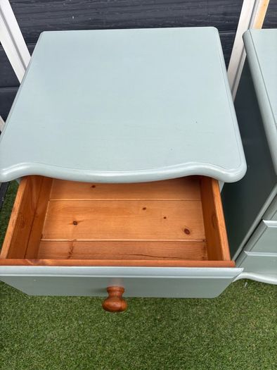 Bedside lockers pair
