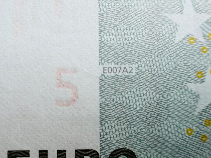 European Union   Netherlands  ( P ) 5 Euro. 2002. ( Jct )plate Code  Eoo7  Scarce ( Uncirculated )