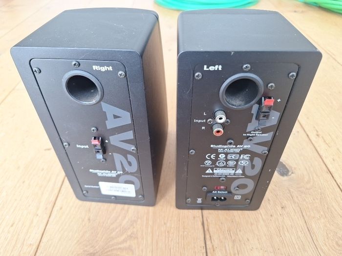 M-Audio AV 20 speakers
