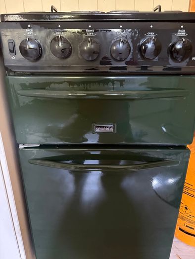 Newworld Gas cooker