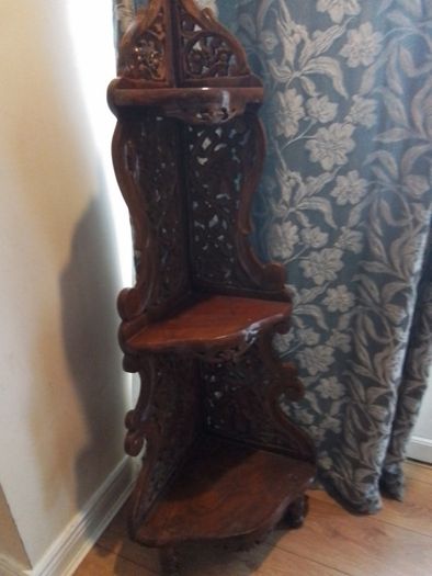 Carved& Pierced Corner Display Unit