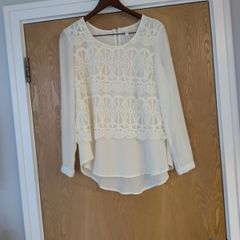 NY Collection 2 Layer Lace Long Sleeved Top.p. Size 114