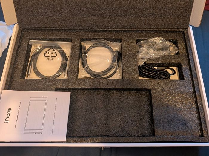 18.5" Portable Monitor - Very thin - 120 Hz - price firm