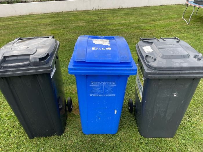 wheelie bin