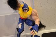 Vintage X-Men ToyBiz Marvel Bone Claws Wolverine Figure RARE deluxe figure