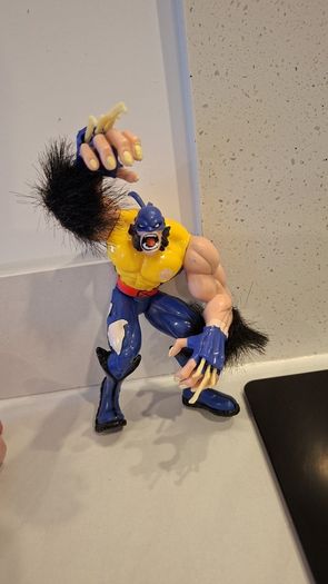 Vintage X-Men ToyBiz Marvel Bone Claws Wolverine Figure RARE deluxe figure