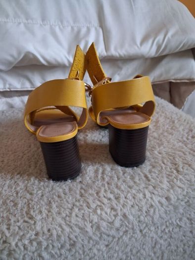 Ladies sandles