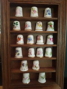 Collection of Thimbles Flower Themed wt Stand