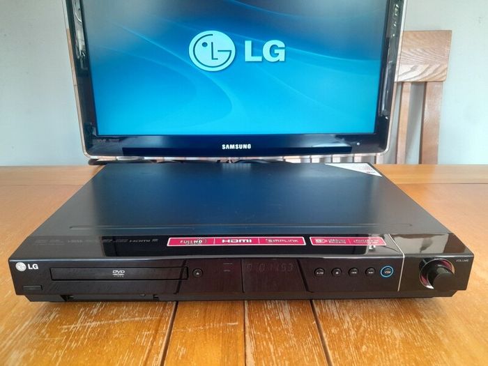 LG HT503PH-DH Home Theatre Receiver. Plays CDs (Faulty DVD) Audio Amp Amplifier,  home stereo, music, sound, CD player.