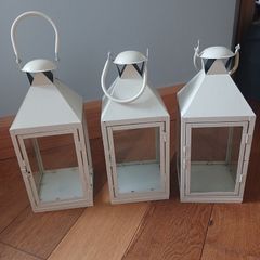 3 medium lanterns