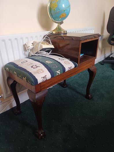 telephone table