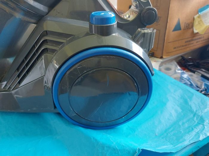 Morphy Richards Perform Air Vacuum Cleaner, Model No. 980520, 750W, AAARATED, in excellent condition, great suction