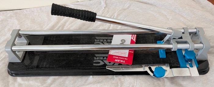 tile cutter Mac Allister Manual Tile Cutter + 2 Extra Cutting Wheels Great Condition