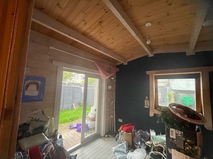 log cabin 1 bed